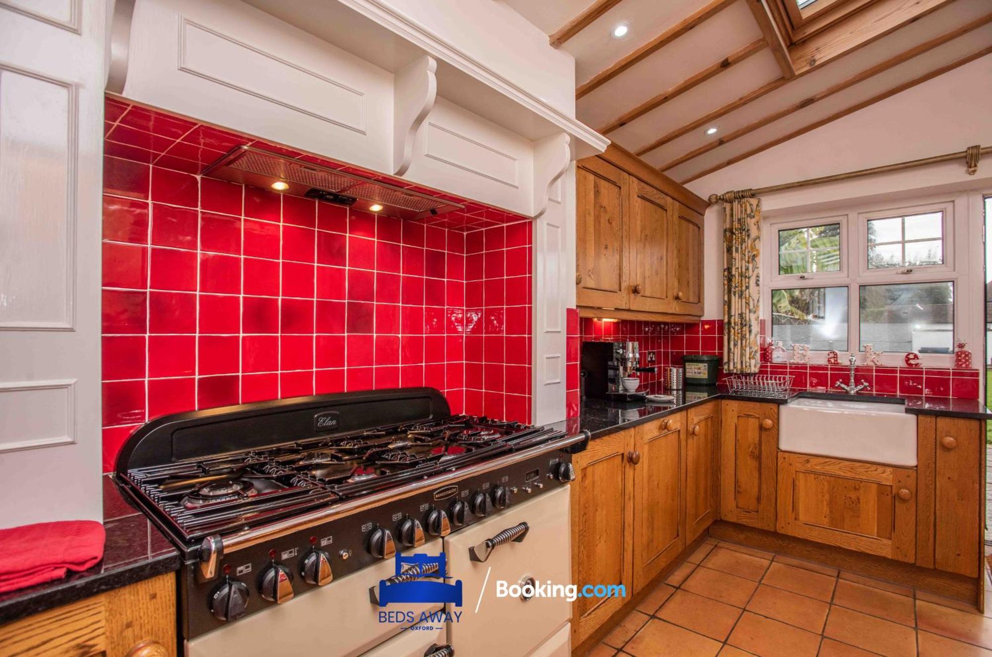 Tolkien View House In By Beds Away Short Lets & Serviced With Outdoor Fireplace & Free Private Parking Oxford