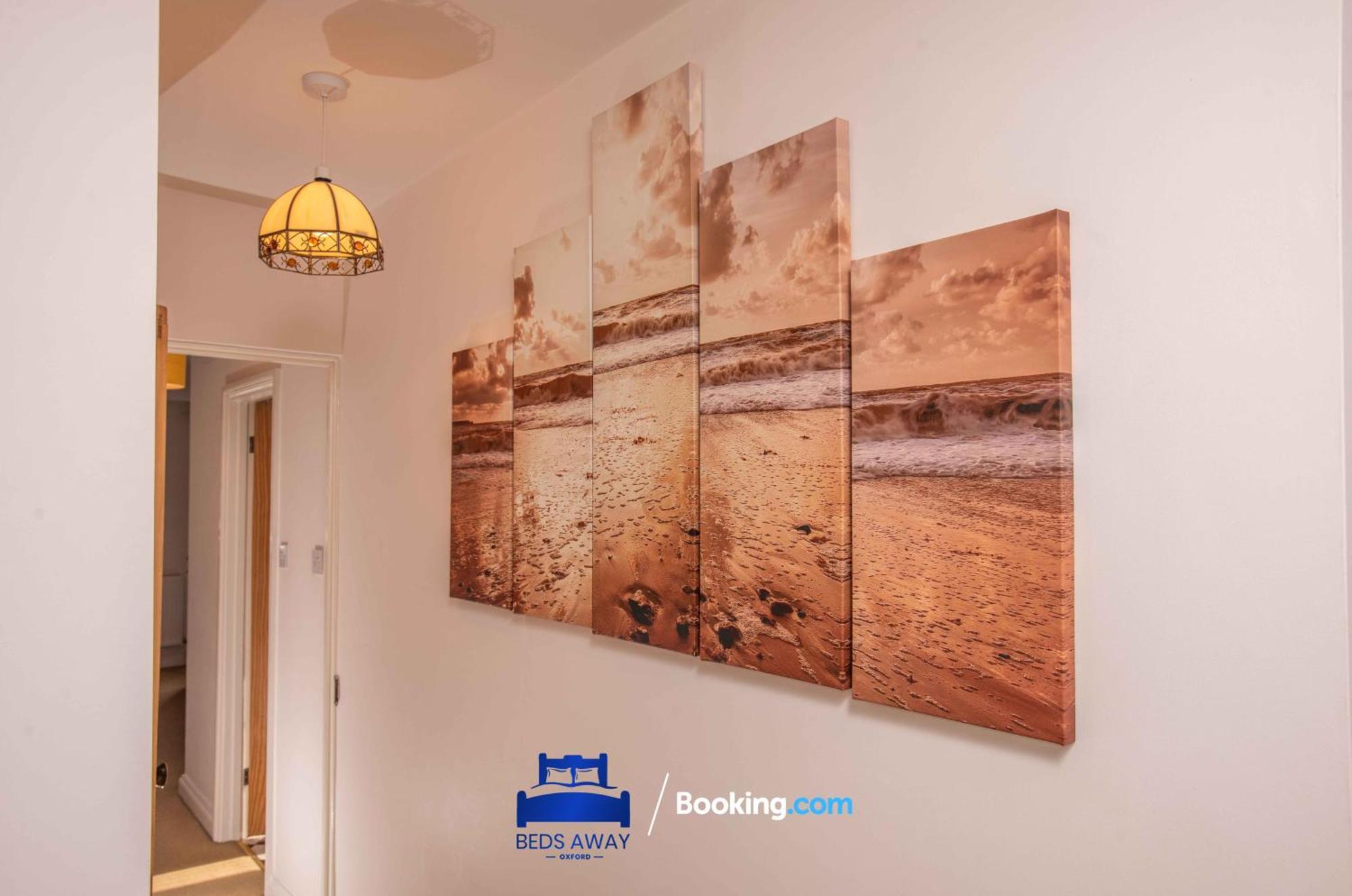 Tolkien View House In By Beds Away Short Lets & Serviced With Outdoor Fireplace & Free Private Parking