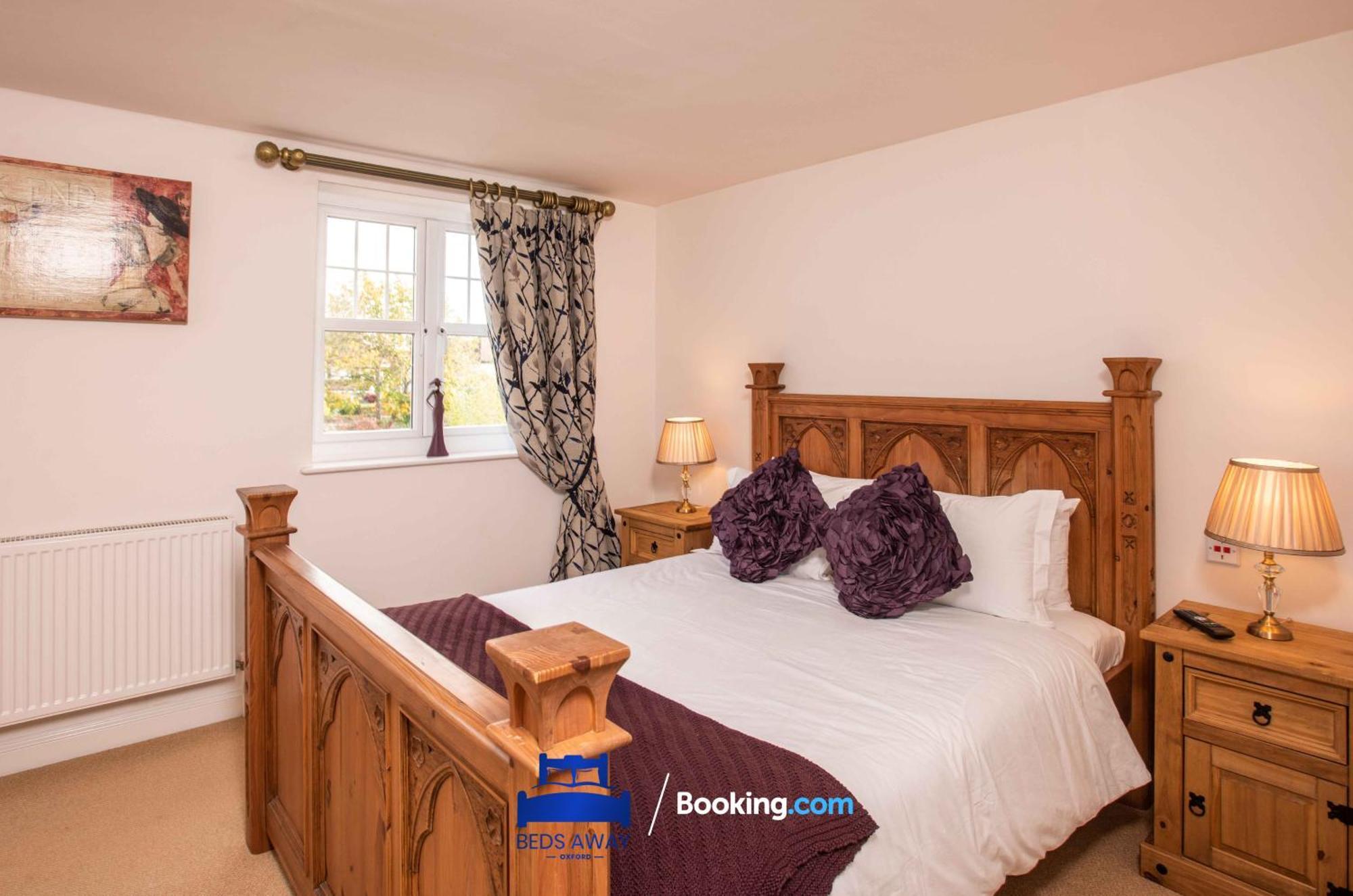 Tolkien View House In By Beds Away Short Lets & Serviced With Outdoor Fireplace & Free Private Parking Casa vacanze