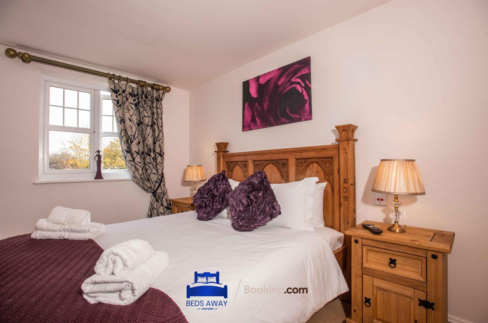 Tolkien View House In By Beds Away Short Lets & Serviced With Outdoor Fireplace & Free Private Parking Casa vacanze *