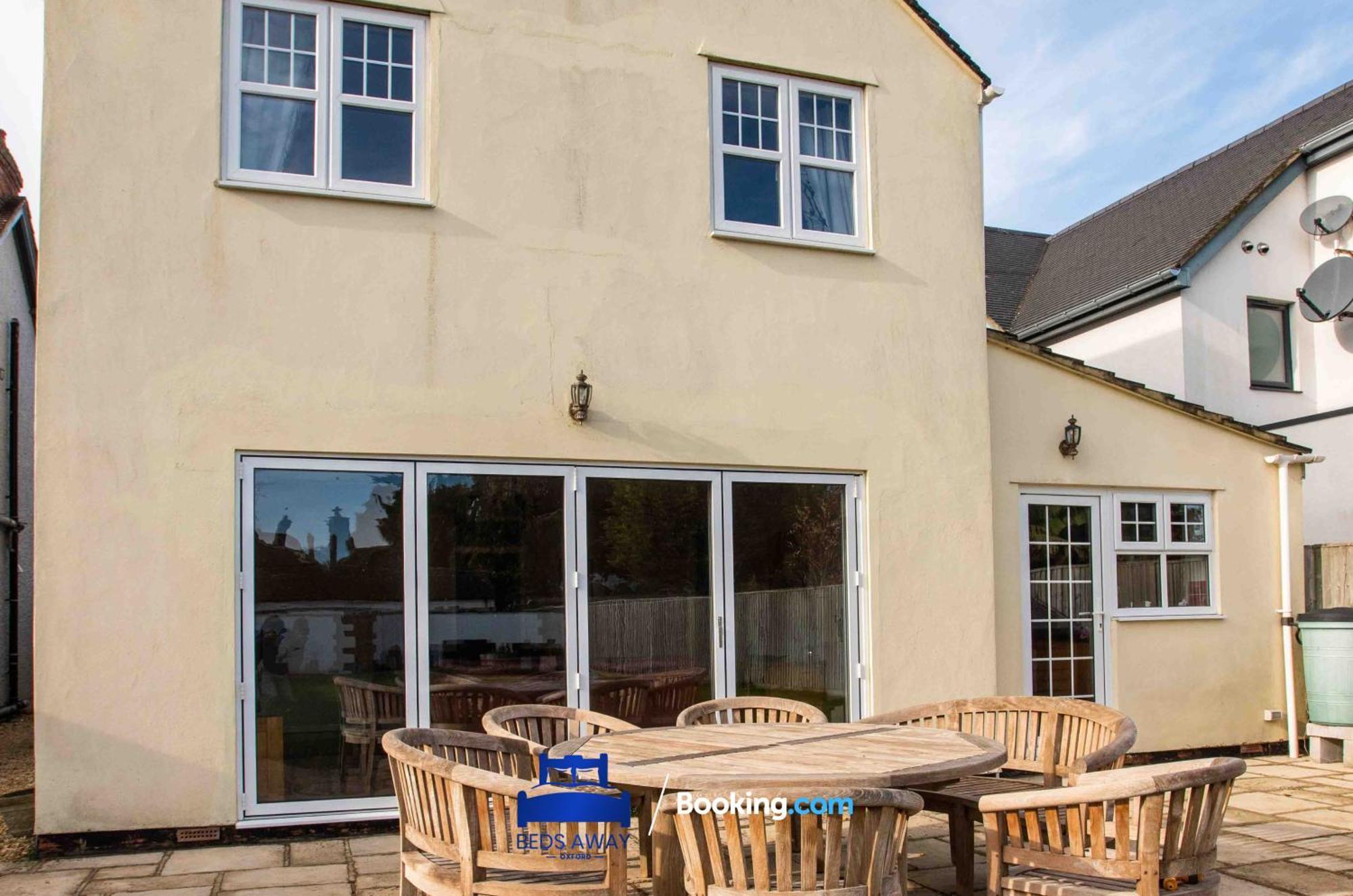 Tolkien View House In By Beds Away Short Lets & Serviced With Outdoor Fireplace & Free Private Parking Oxford