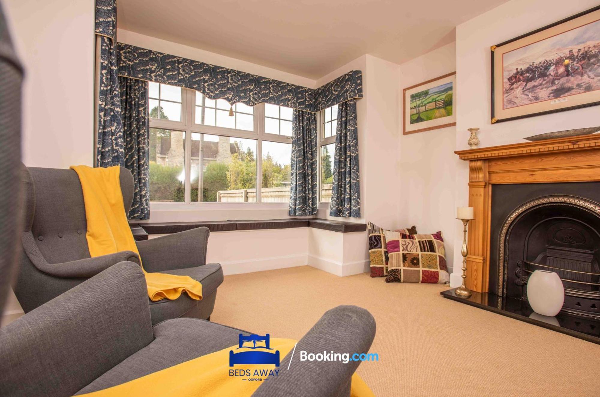 Tolkien View House In By Beds Away Short Lets & Serviced With Outdoor Fireplace & Free Private Parking
