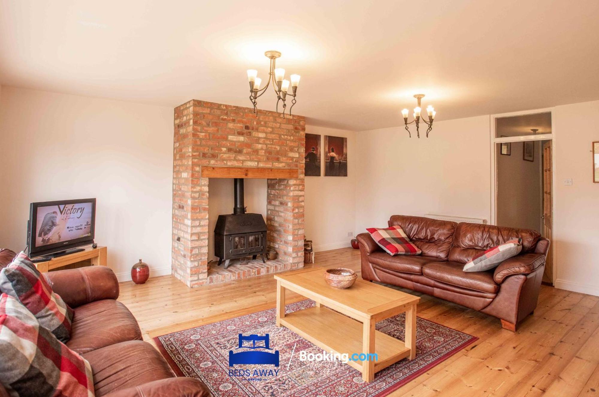 Tolkien View House In By Beds Away Short Lets & Serviced With Outdoor Fireplace & Free Private Parking Oxford